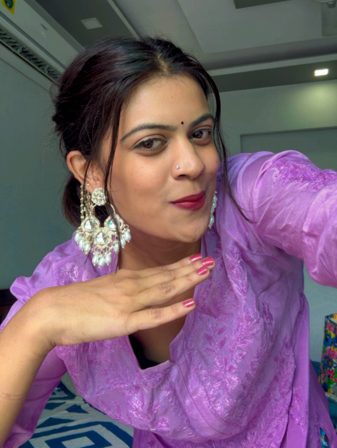 Nayra Chandbalis With Earchains