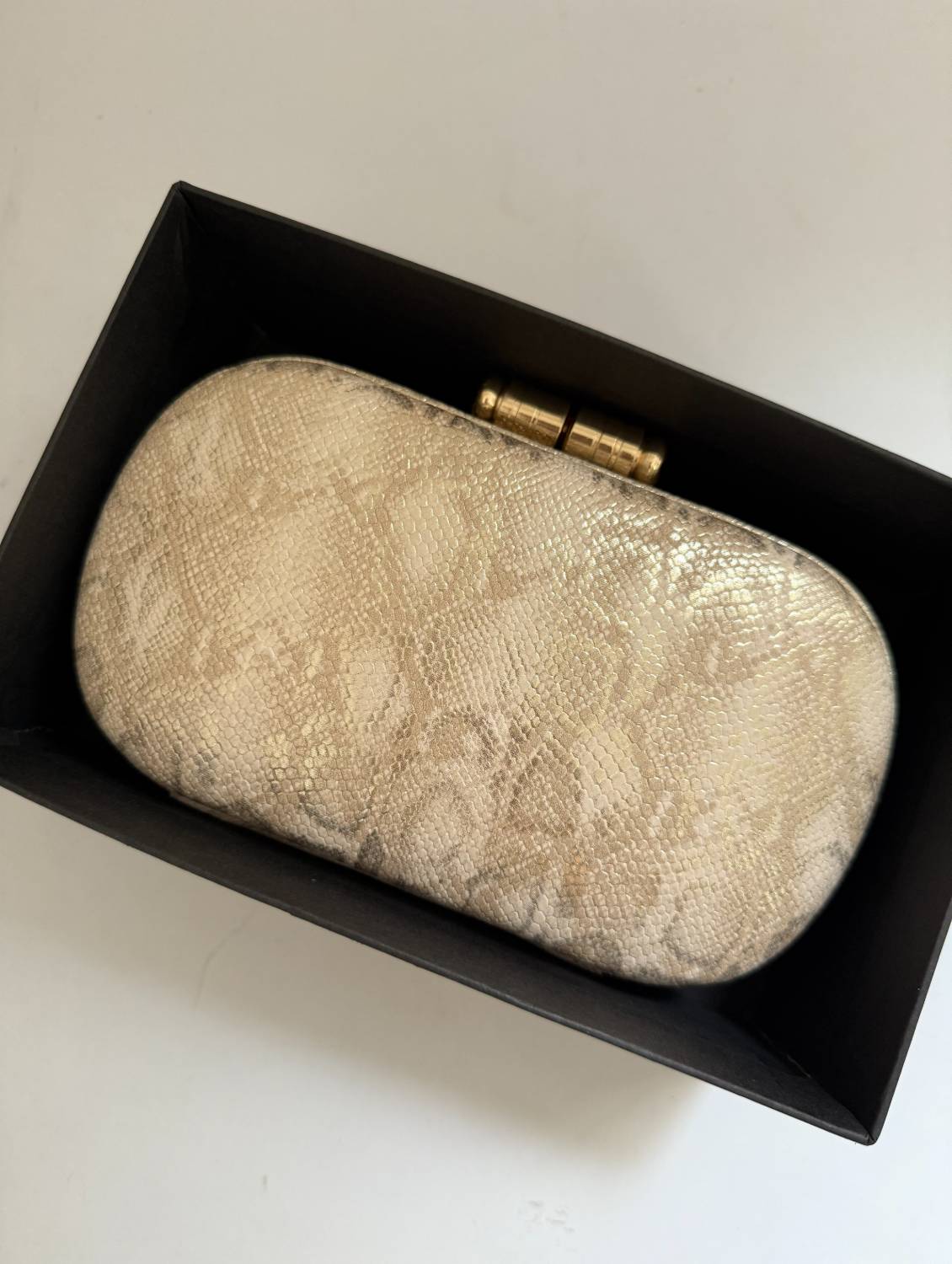 Sabya Light Gold Textured