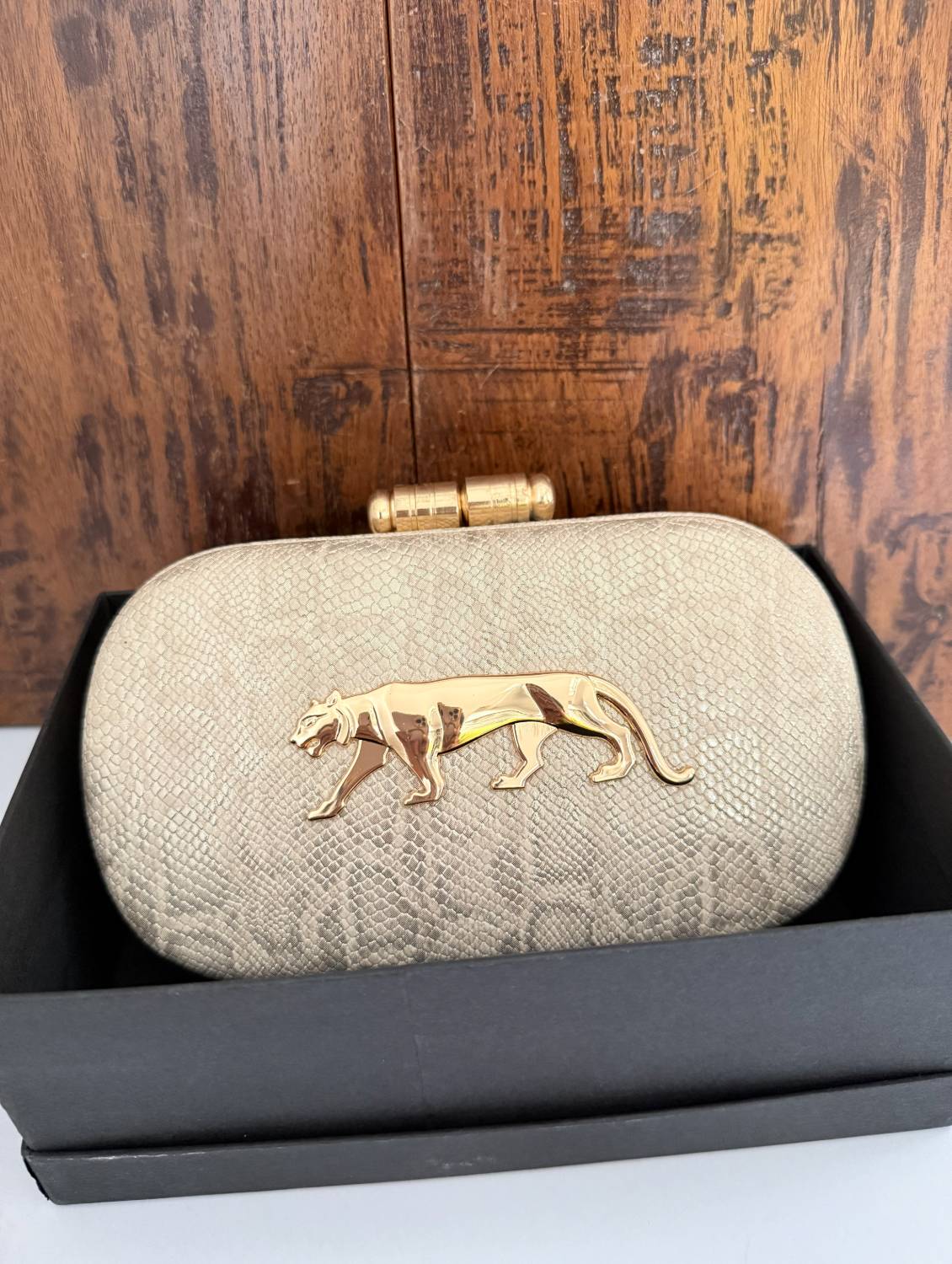 Sabya Light Gold Textured