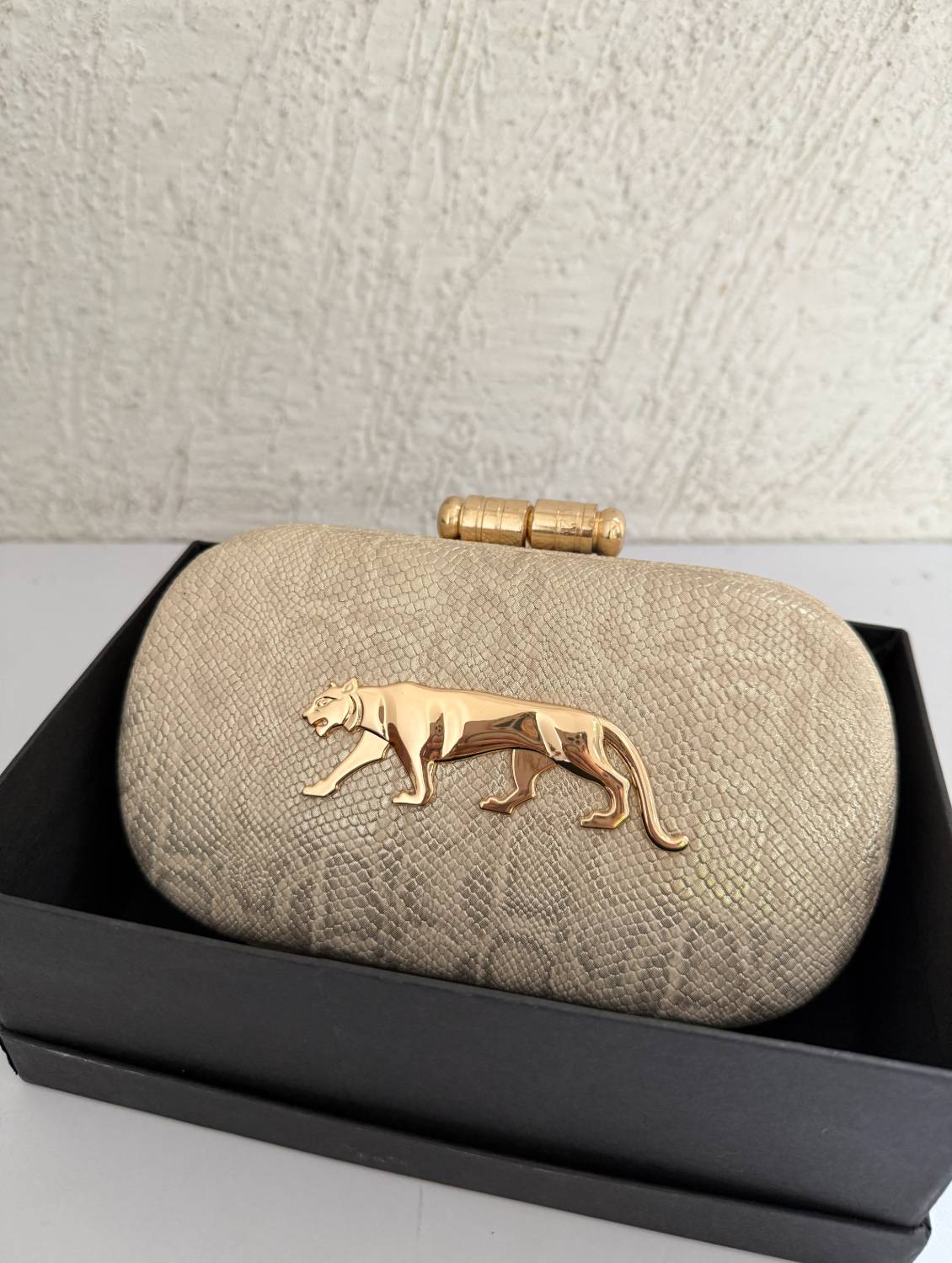 Sabya Light Gold Textured