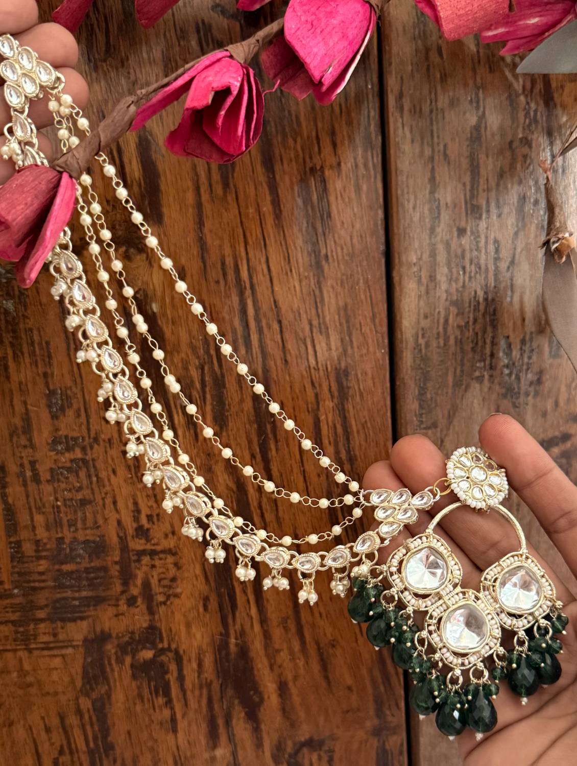 Nayra Chandbalis With Earchains