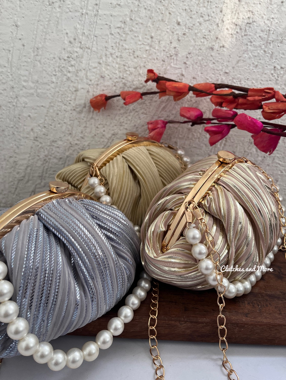 Crush Batua bag Nude-Gold