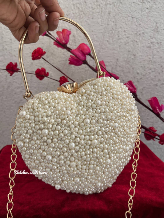 Heart pearl clutch