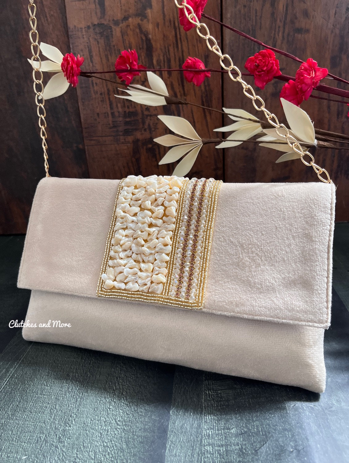 Anvi Shell Envelop Bag Ivory ( Off white )