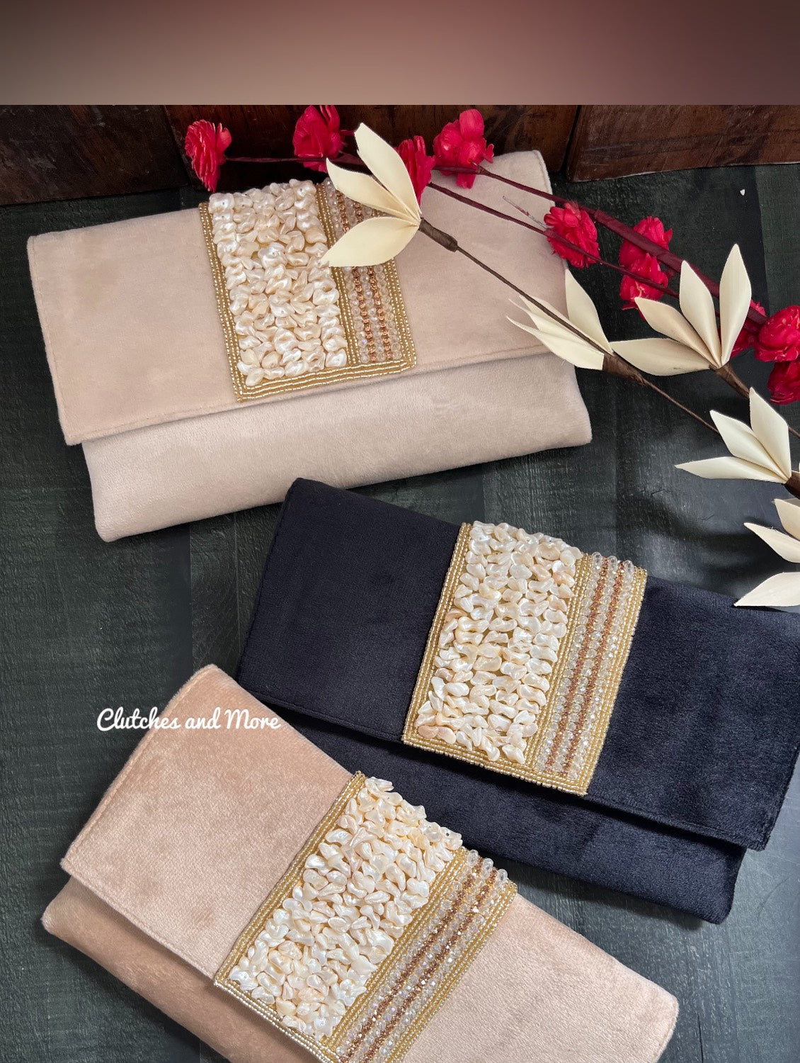 Anvi Shell Envelop Bag Light Gold