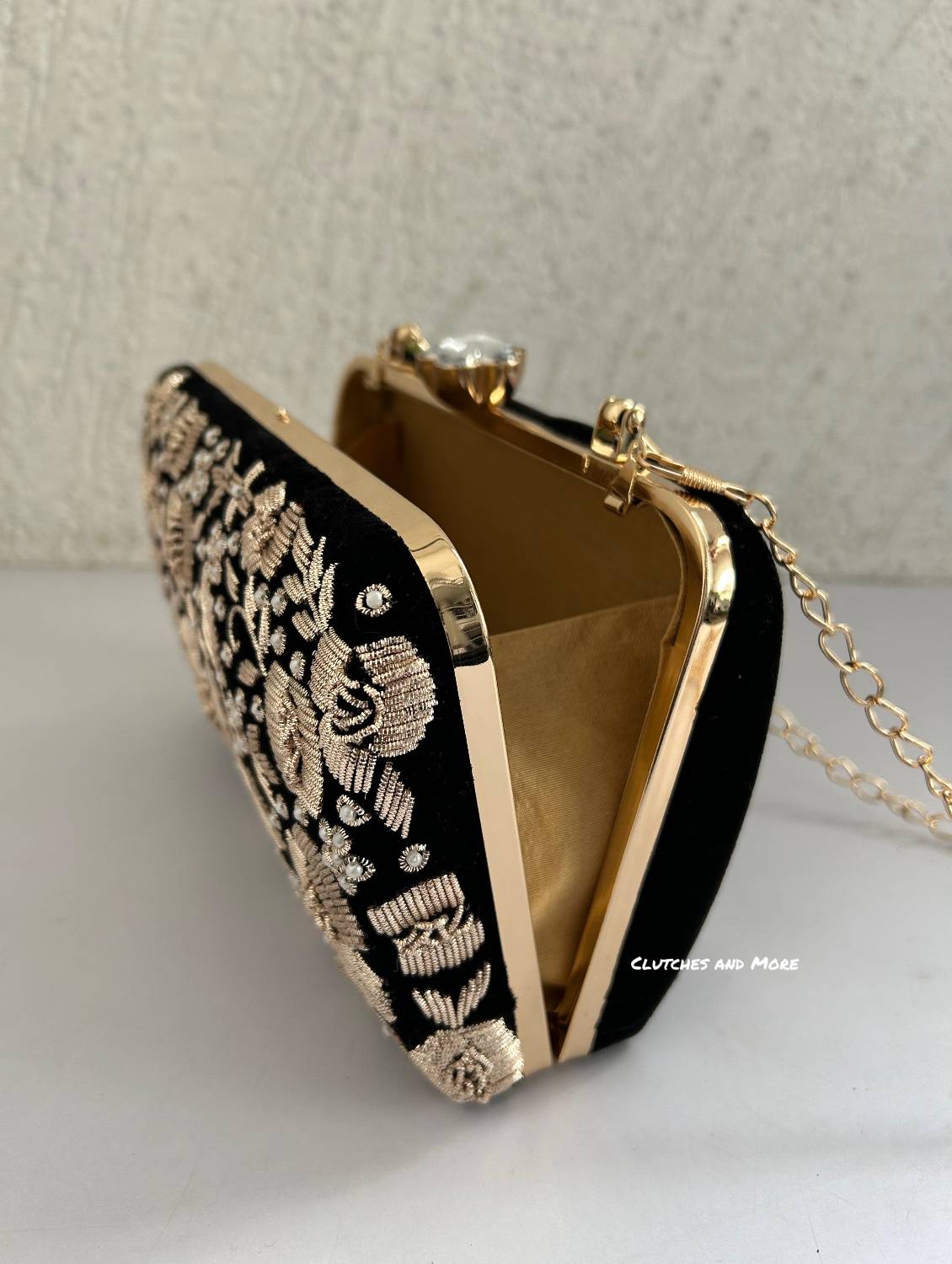 Gulnaar Embroidered Clutch Black