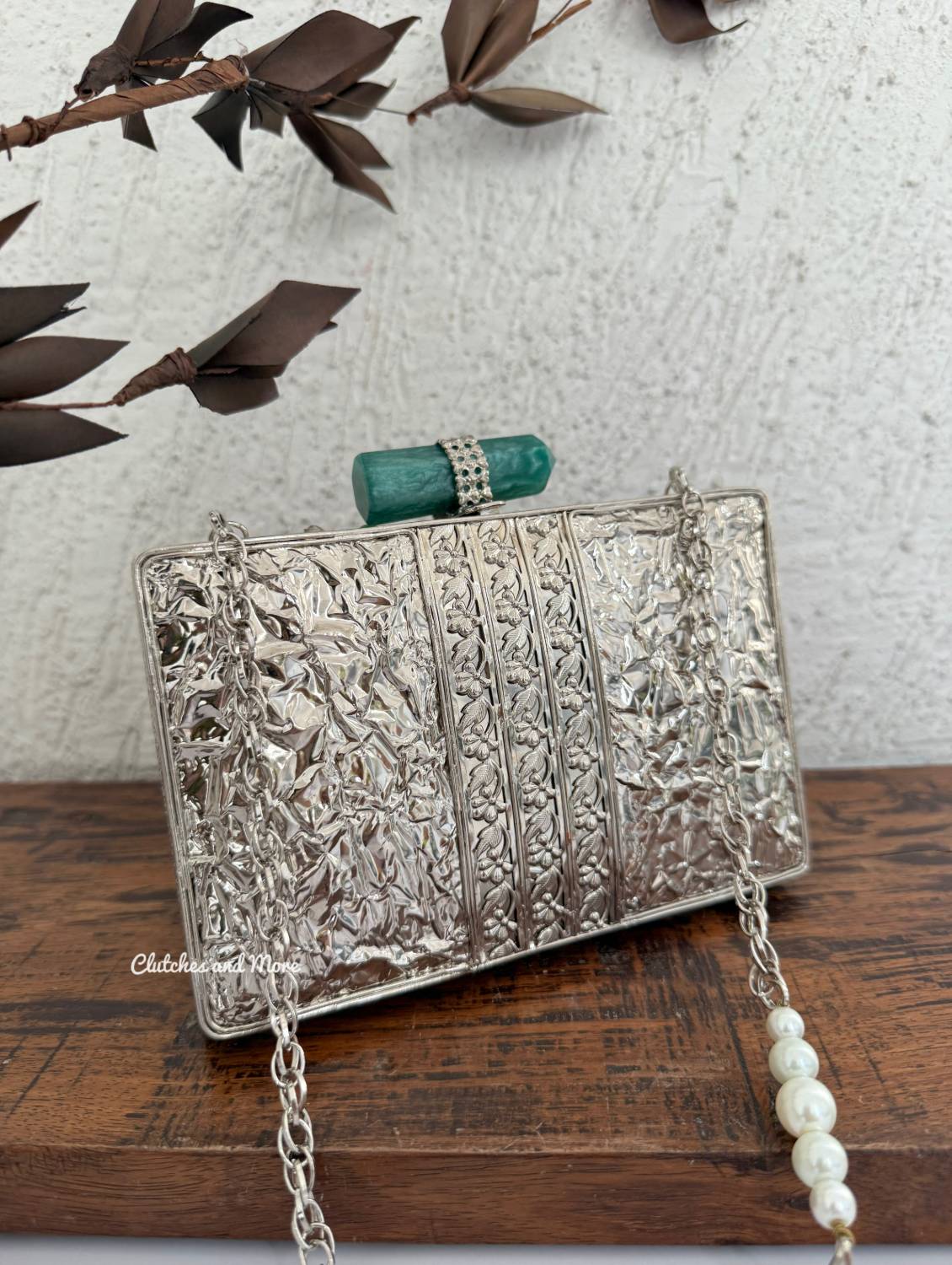 Superluxe Mother of pearl Clutch Silver