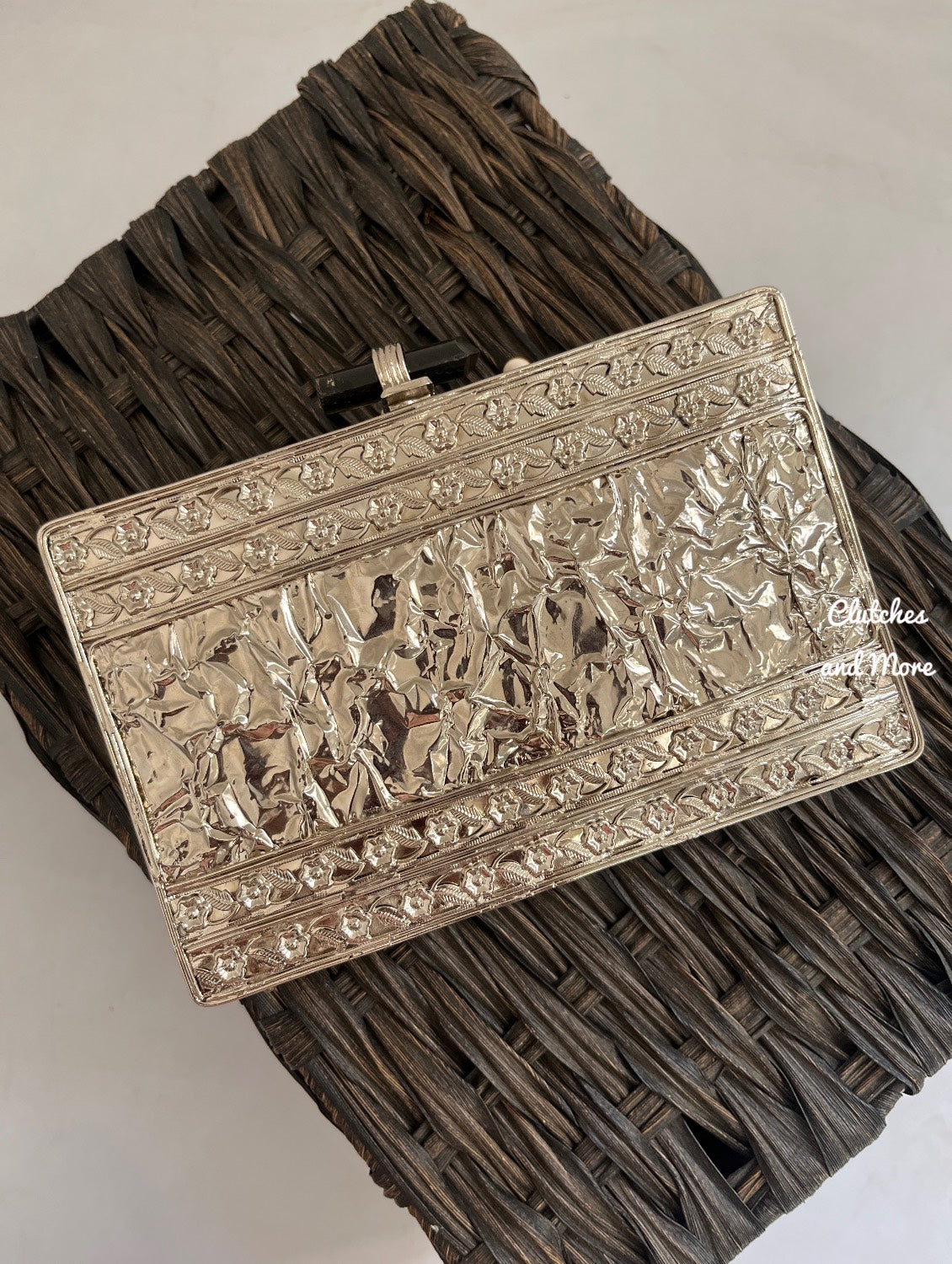 Superluxe Mother of pearl Clutch Silver