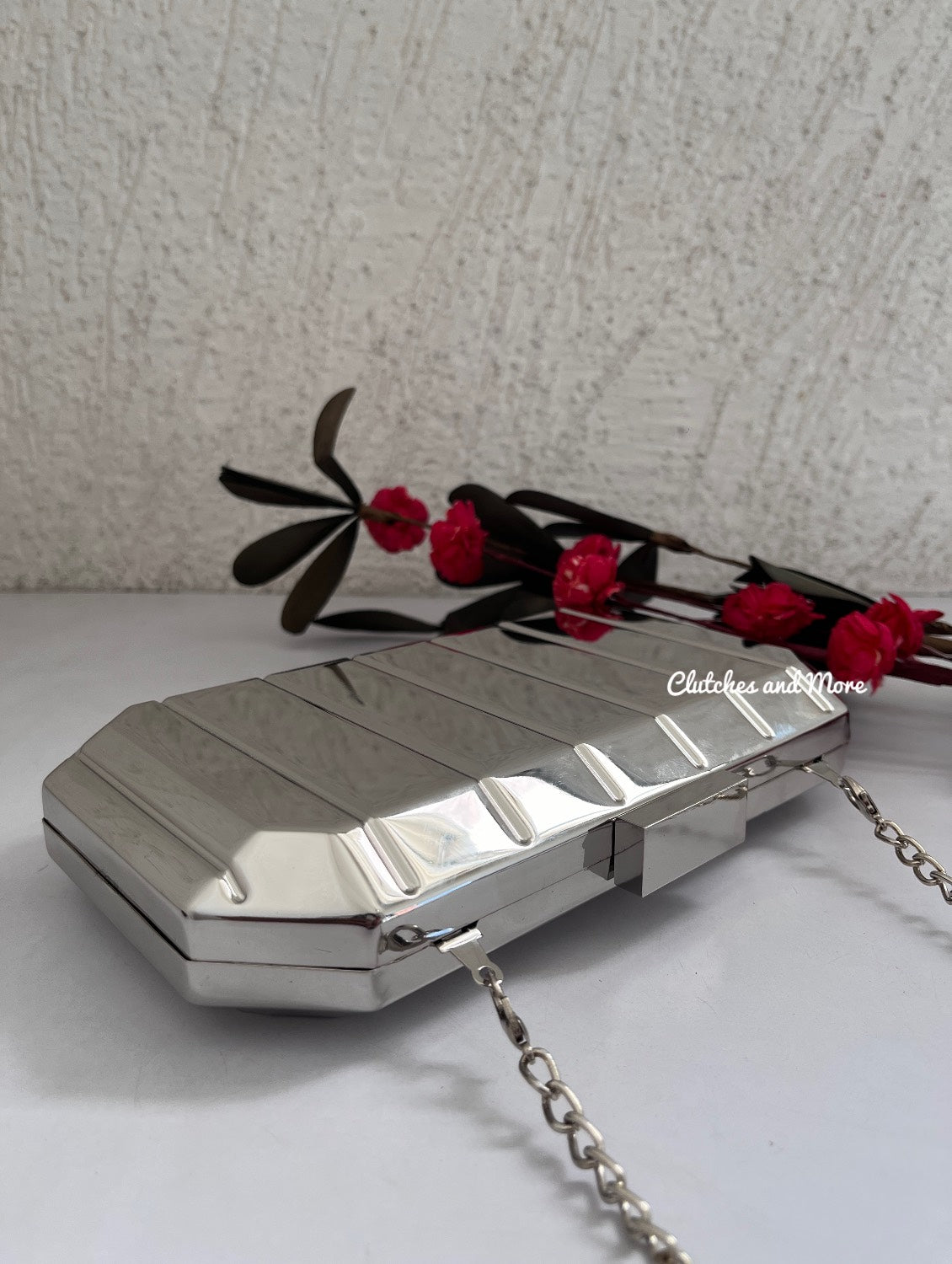 8 Edge Metal Reflector Clutch Silver