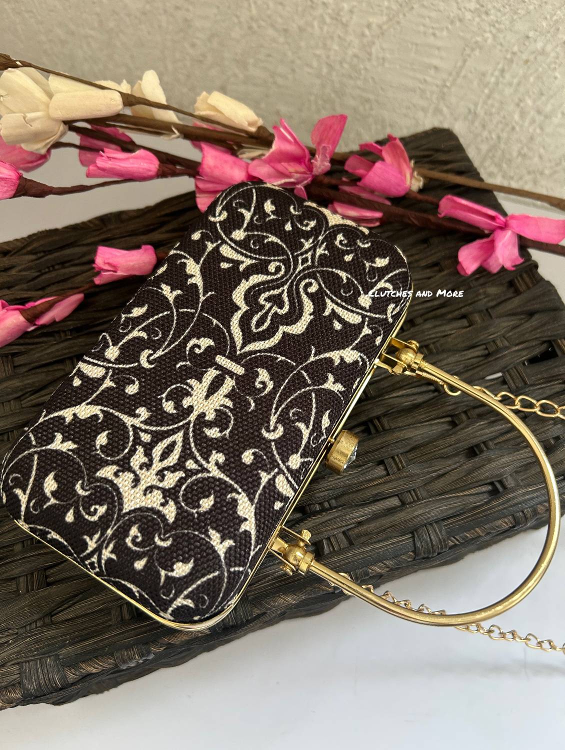 Naina Black White Clutch