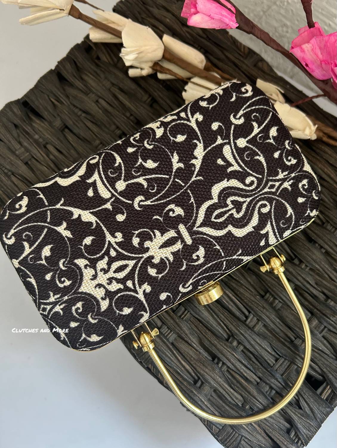 Naina Black White Clutch