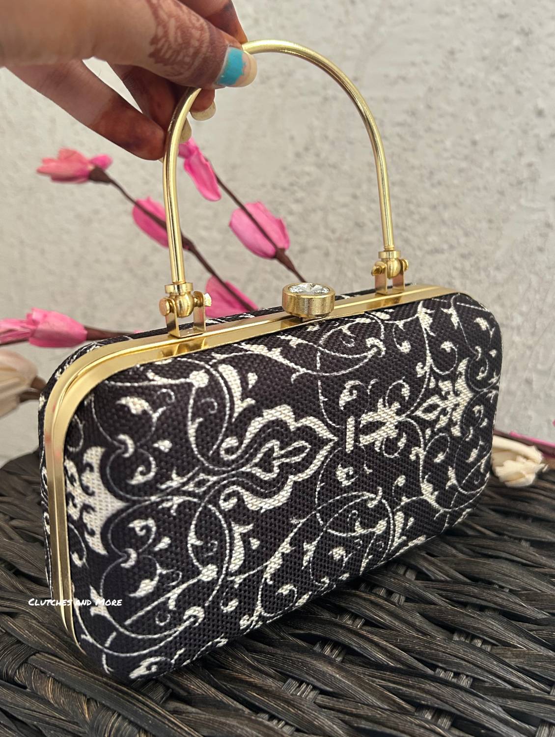 Naina Black White Clutch