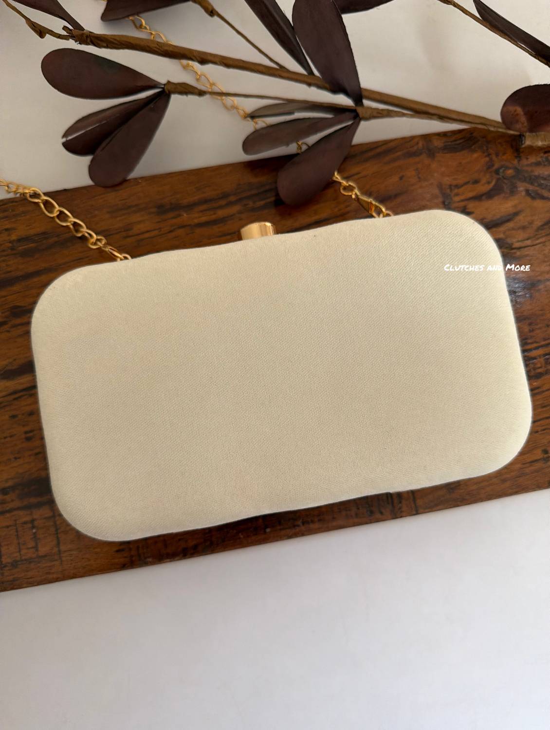 Alya White Pearl Clutch