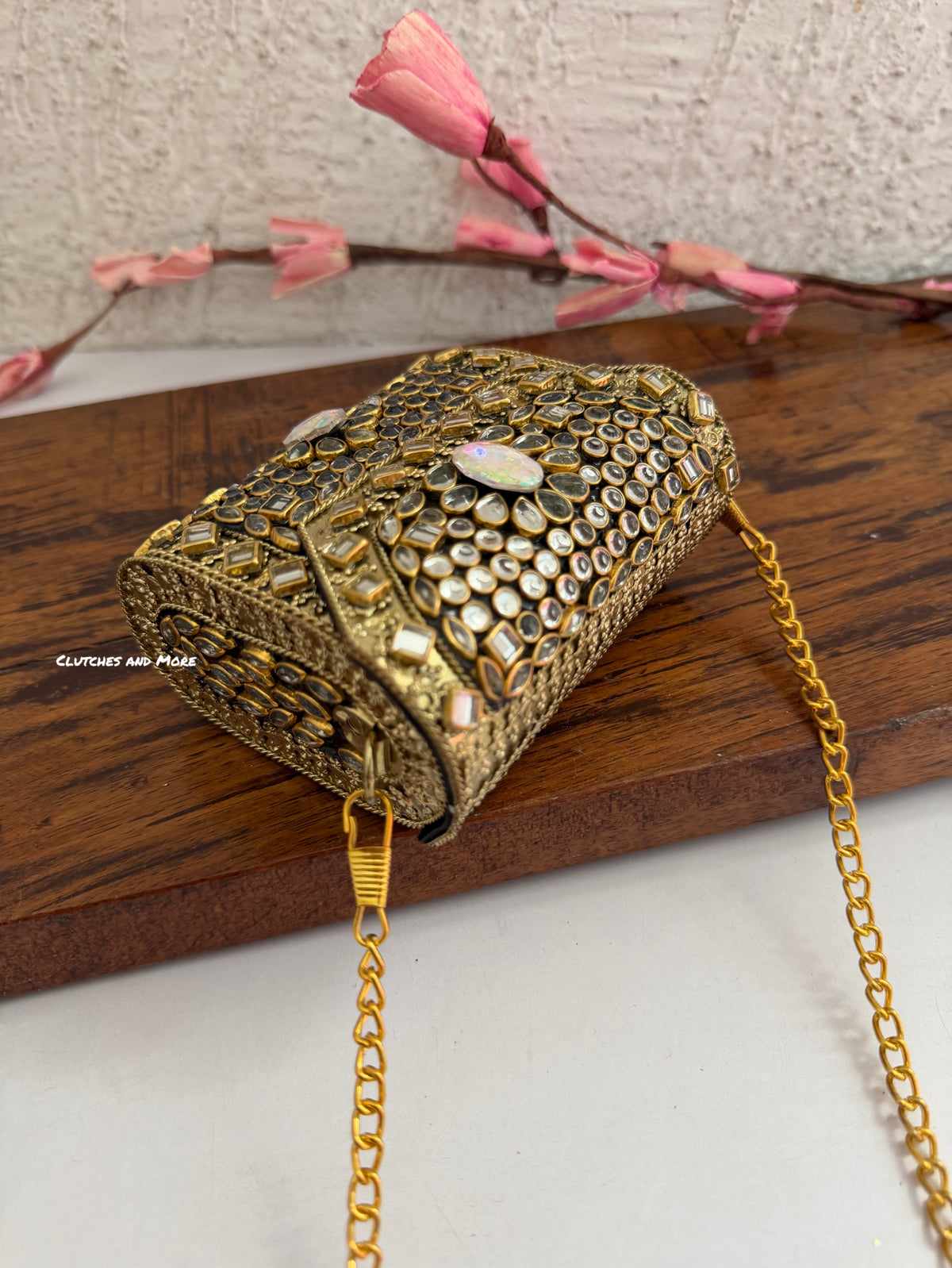 Kasika Kundan Brass Clutch Mini