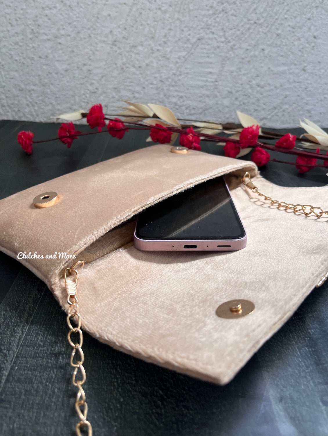 Anvi Shell Envelop Bag Light Gold
