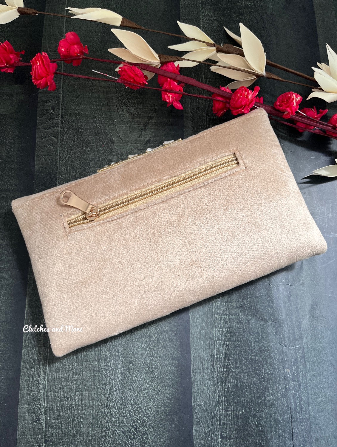 Anvi Shell Envelop Bag Light Gold