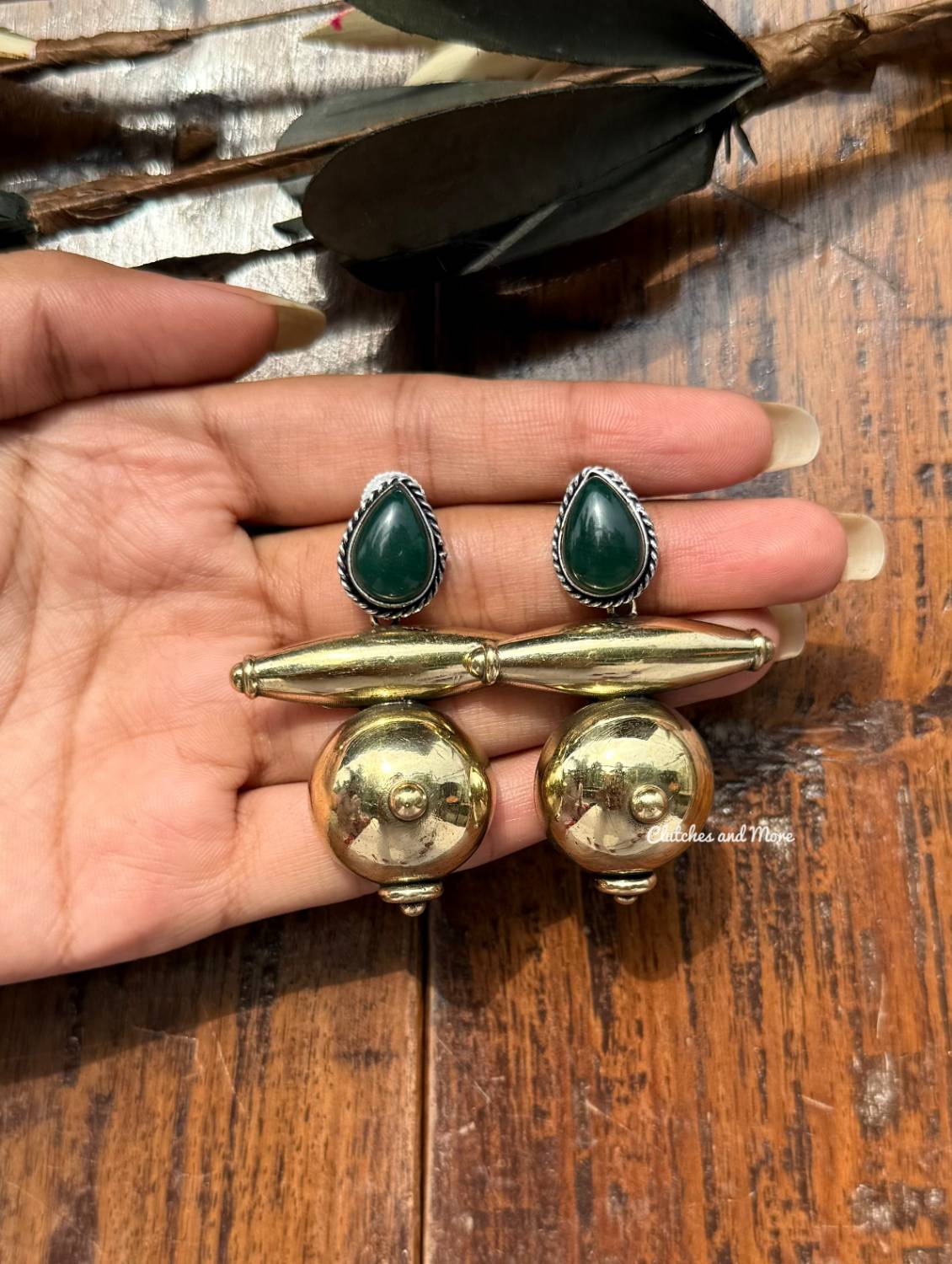 Ava Brass Drops (Green)