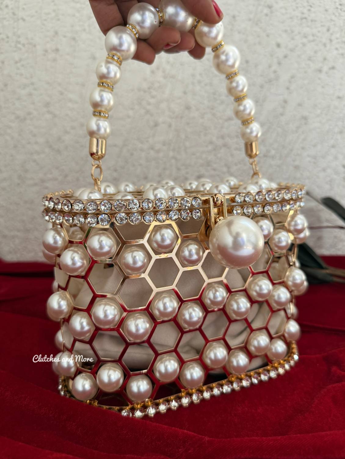 Cage Pearl Bucket Bag (Nude)
