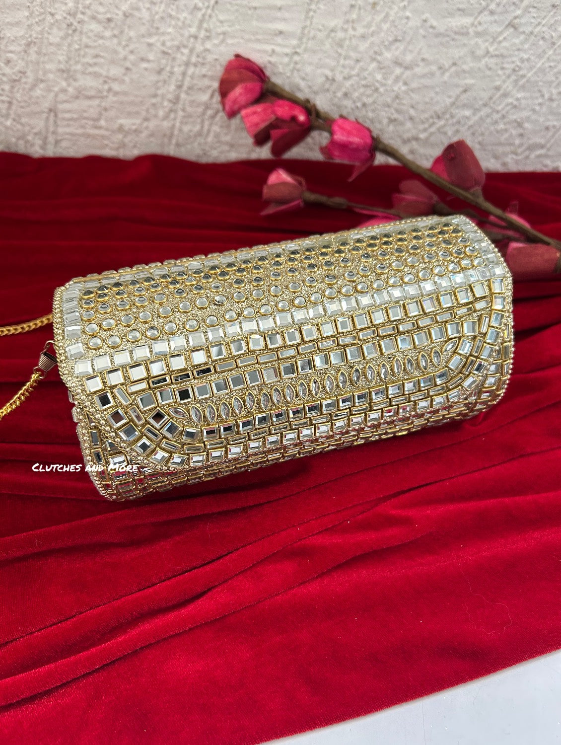 Kasika Kundan Brass Clutch Cylindrical