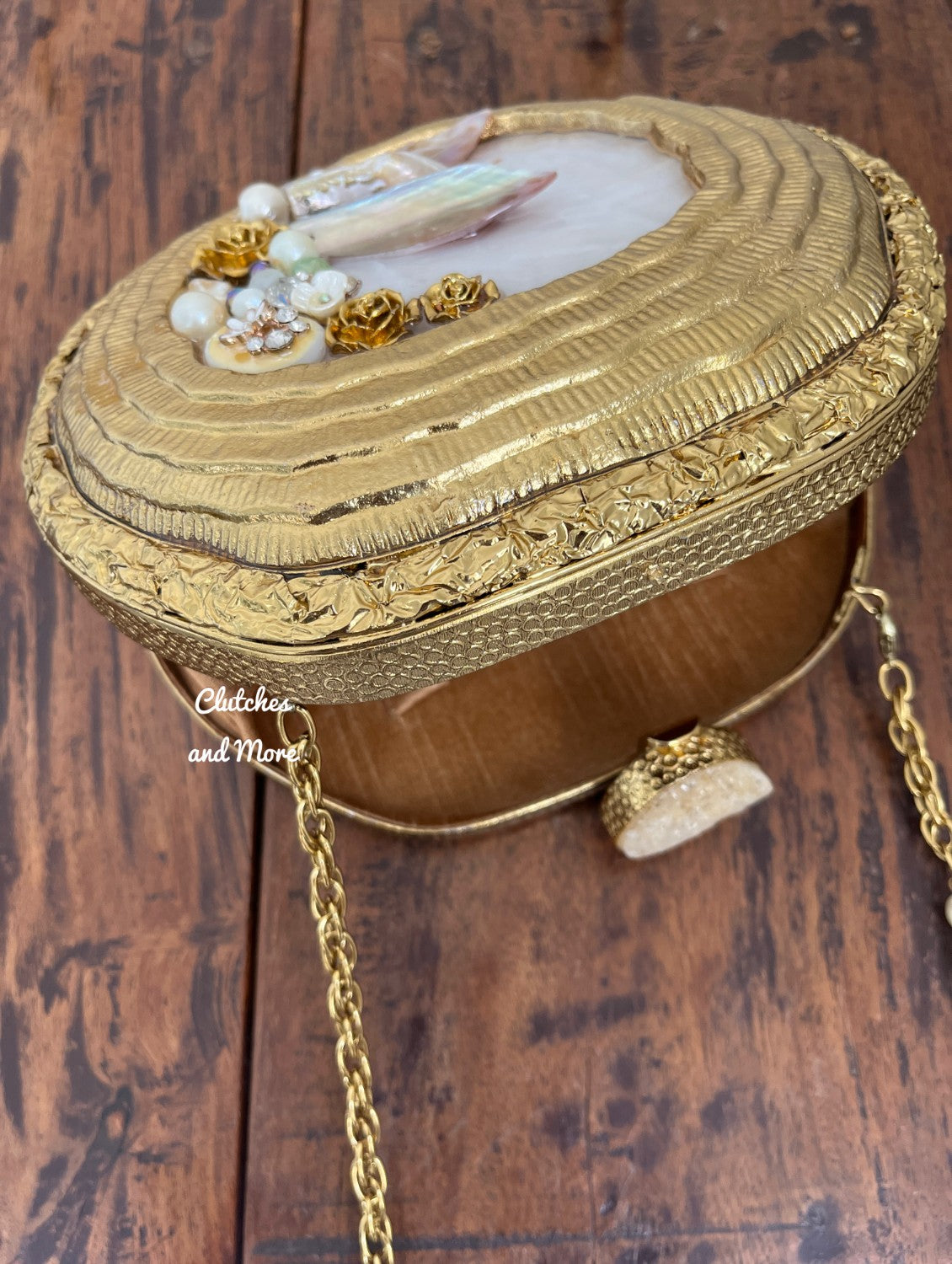 Gold Handmade Mother Of Pearl Shell Inlay Brass Clutch Purse Marble Bag at  Rs 2350 in Sambhal