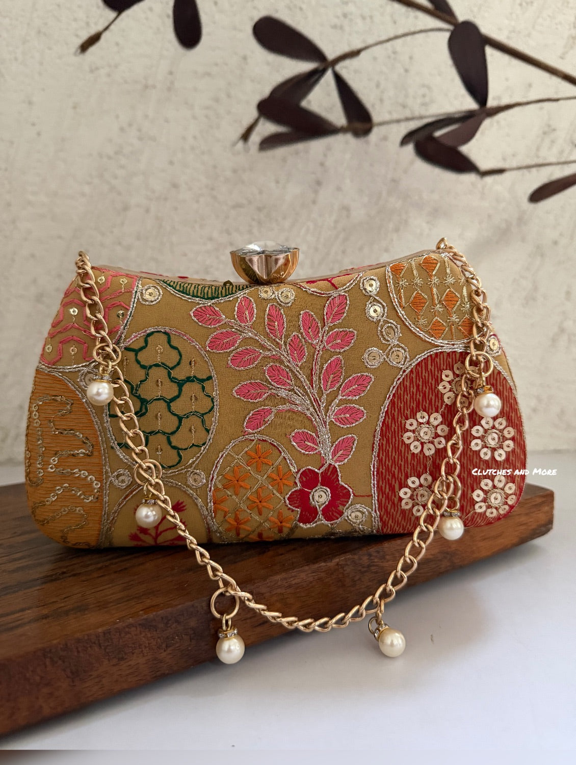 Lakhnawi Chikankari Box Clutch