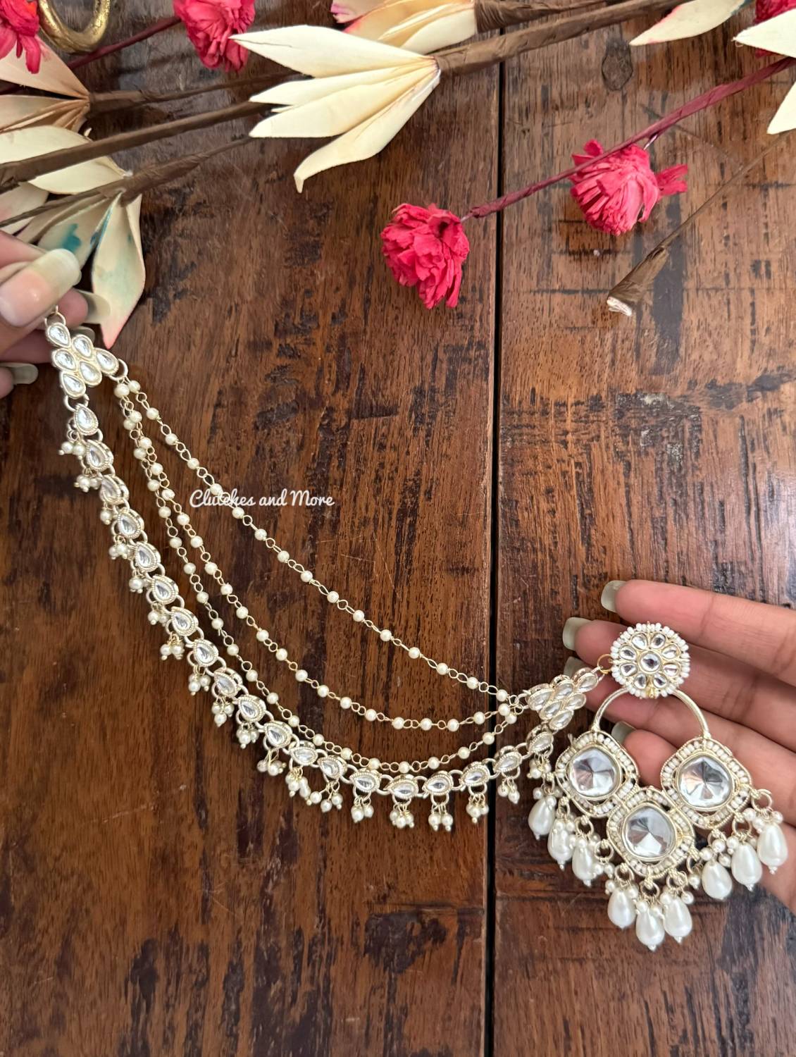 Nayra Chandbalis With Earchains