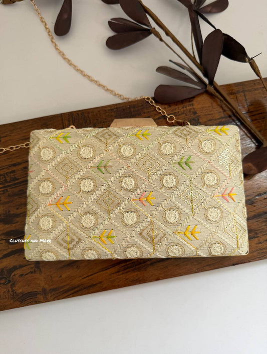 BloomingDale Clutch Ivory
