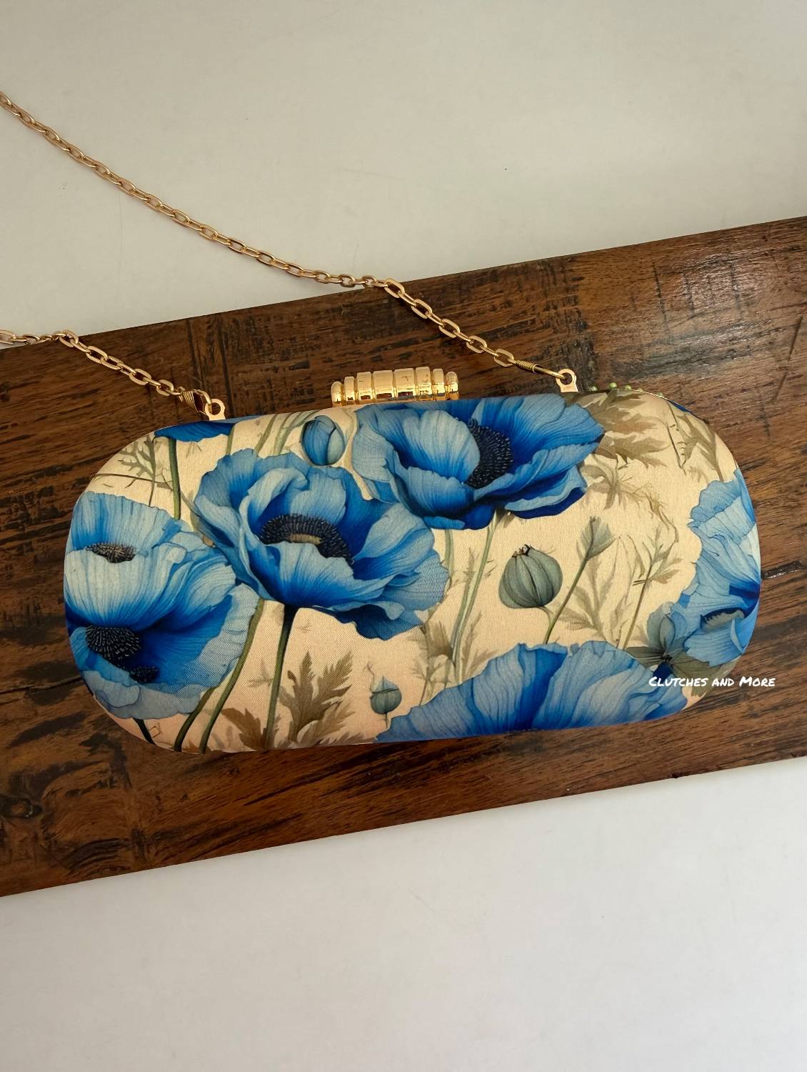 Poppy Floral Capsule Cluth Blue Beige