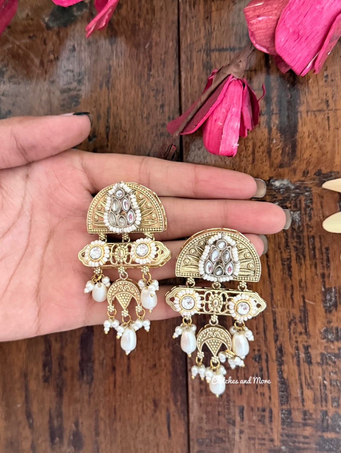 Taru Gold Mist Earrings