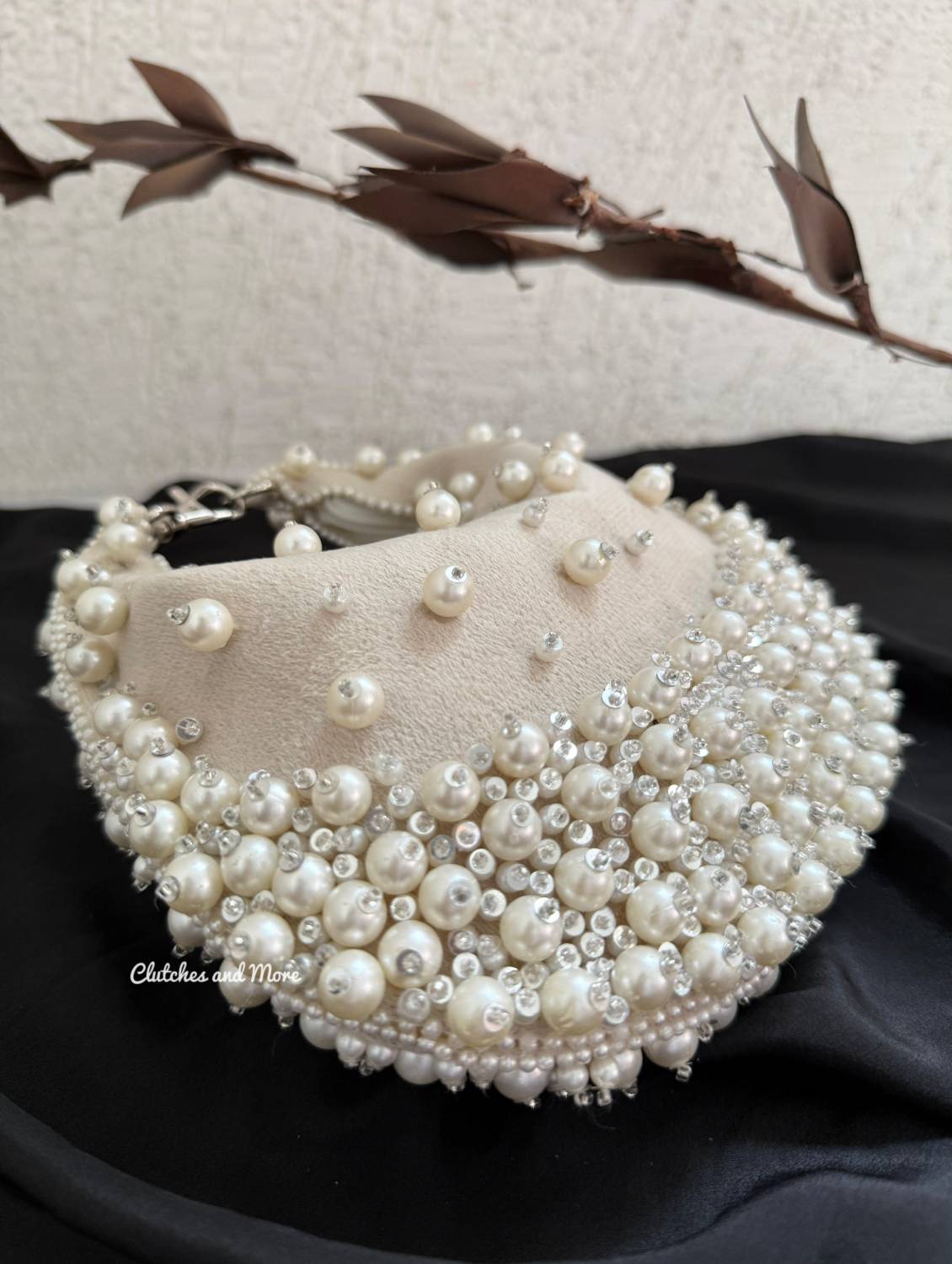 Mohey Pearl Moon Bag