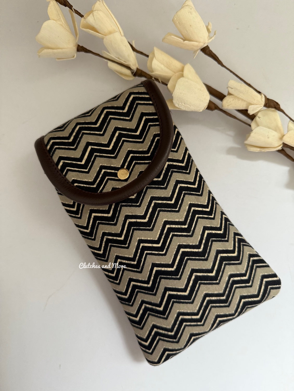 Nia Mobile sling Pouches