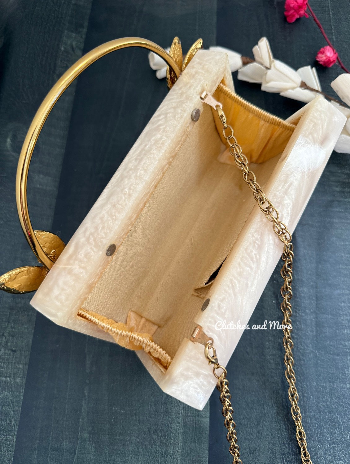 Leaf Resin Clutch