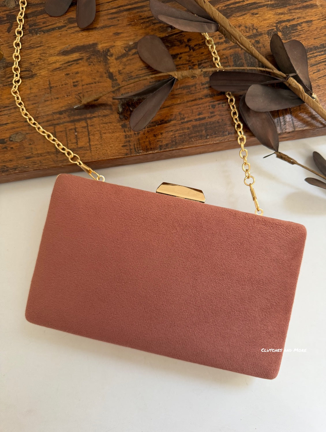 Elara Pearl and Shell Clutch Pink