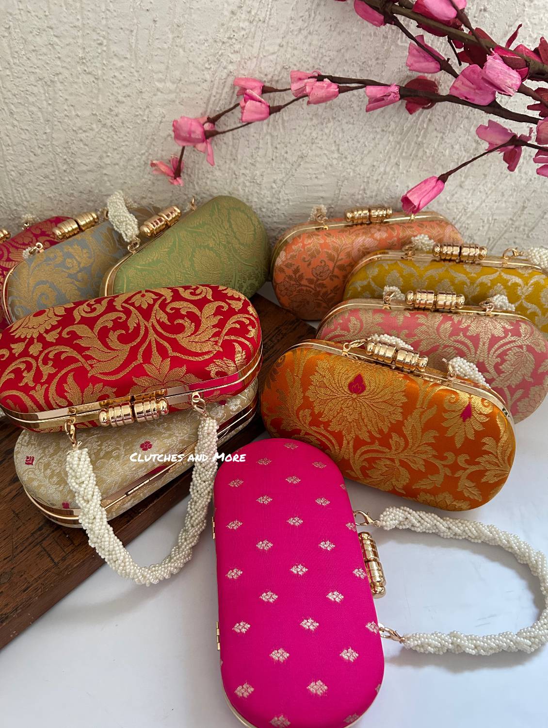 Adaa Banarsi Clutch Pink