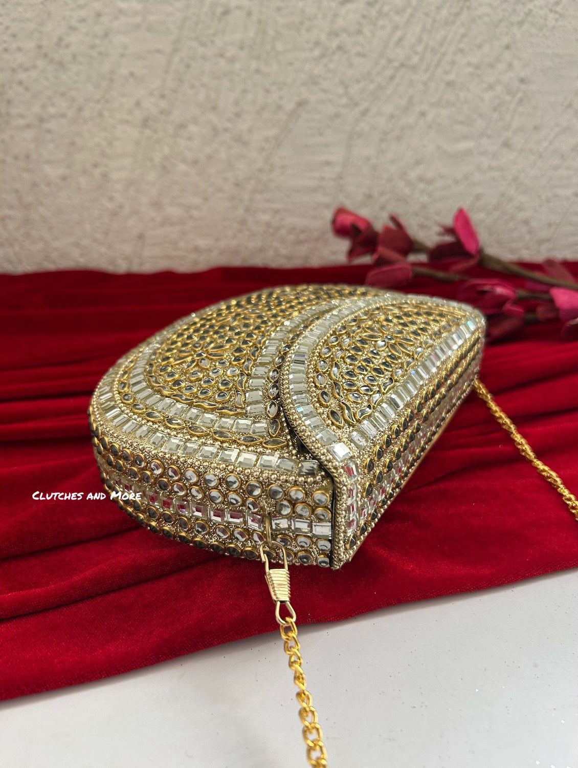 Kasika Kundan Brass Clutch