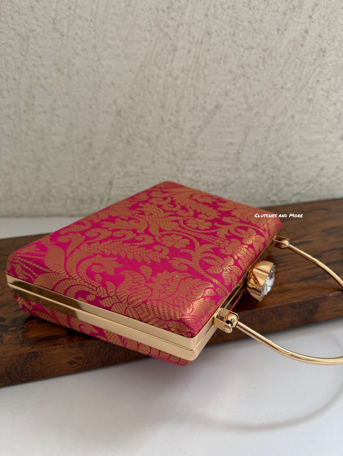 Hoor Banarsi Clutch Pink