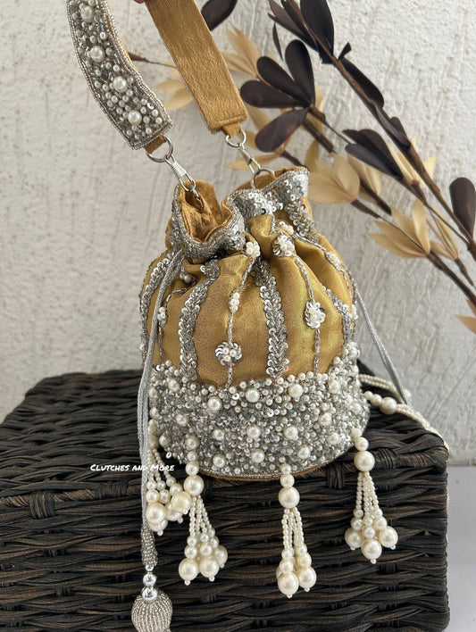 Chandrika Gold Potli