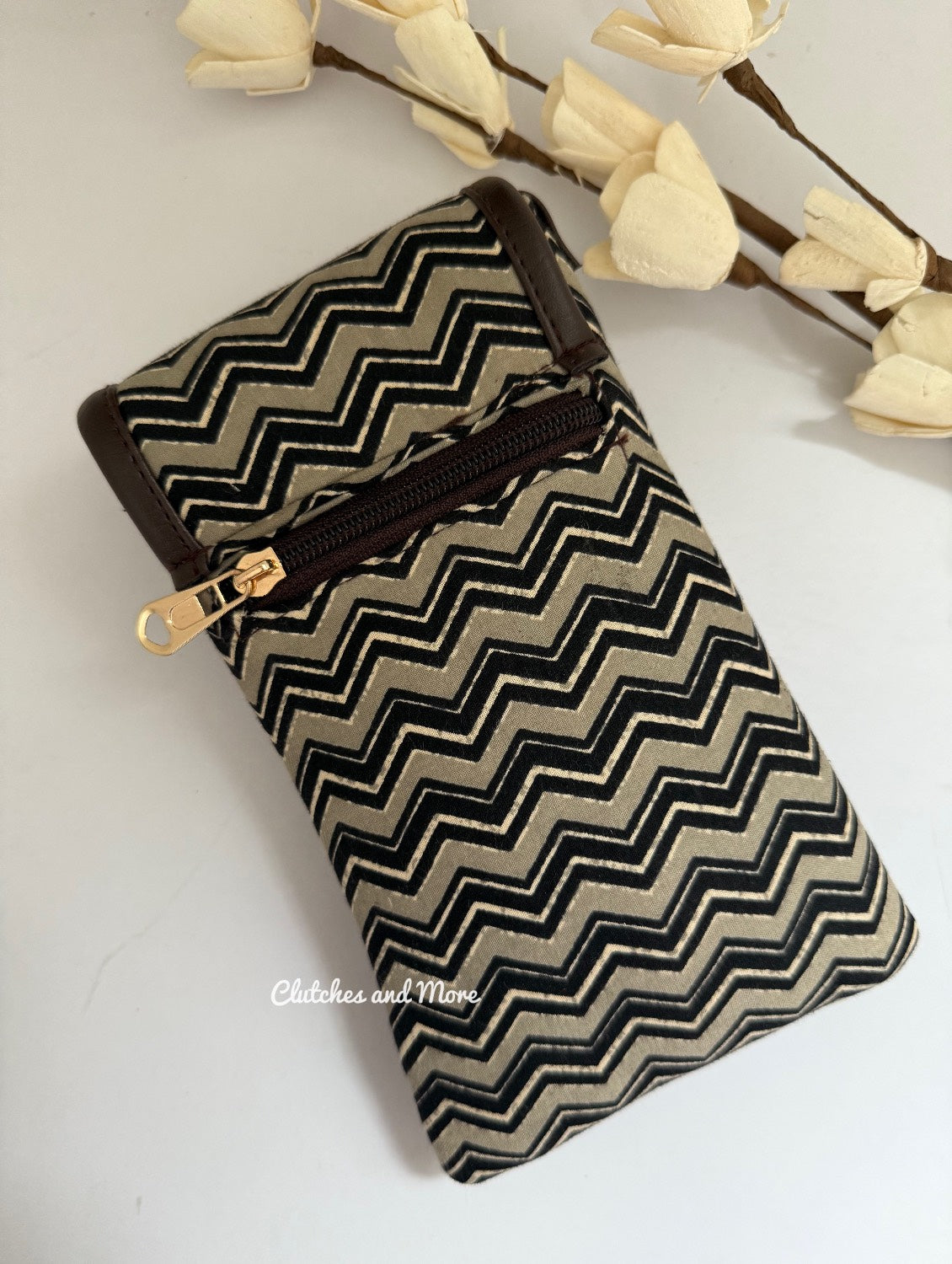Nia Mobile sling Pouches
