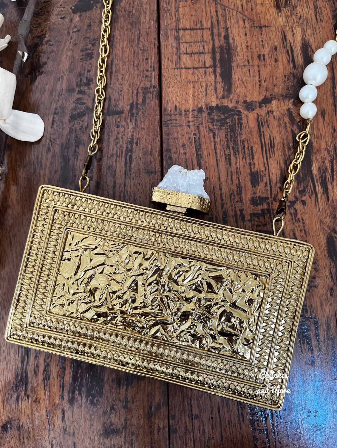 Mother of Pearl Premium Clutch Gold