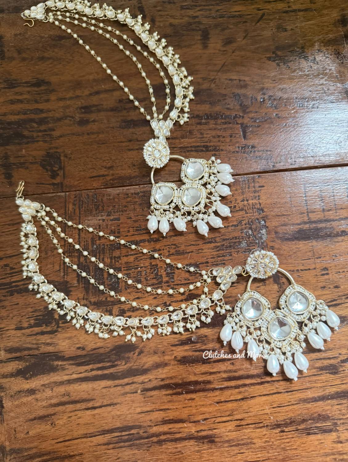 Nayra Chandbalis With Earchains