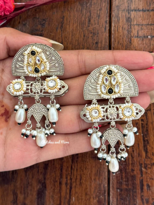 Taru Silver Mist Earrings