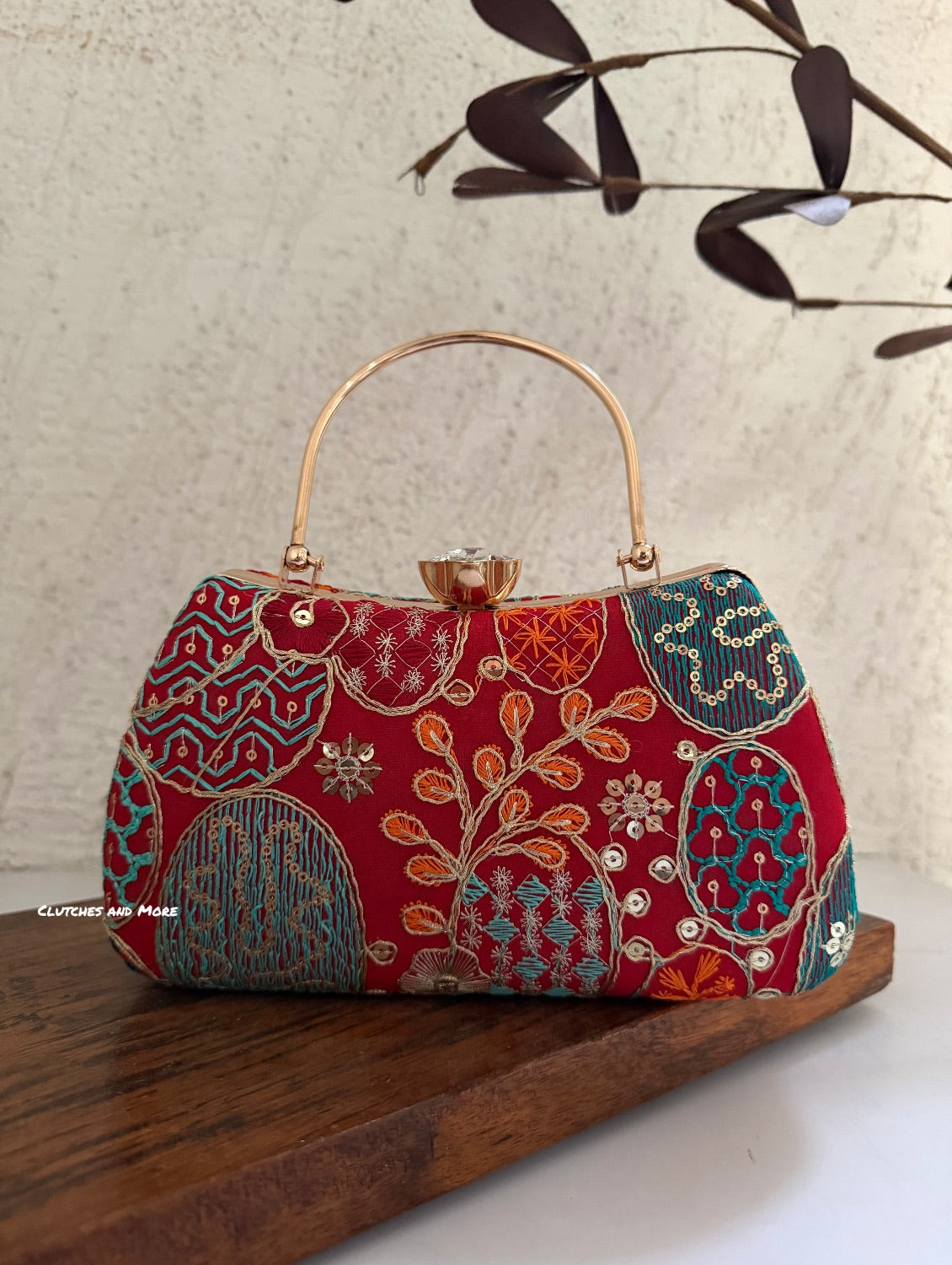 Lakhnawi Chikankari Box Clutch Red