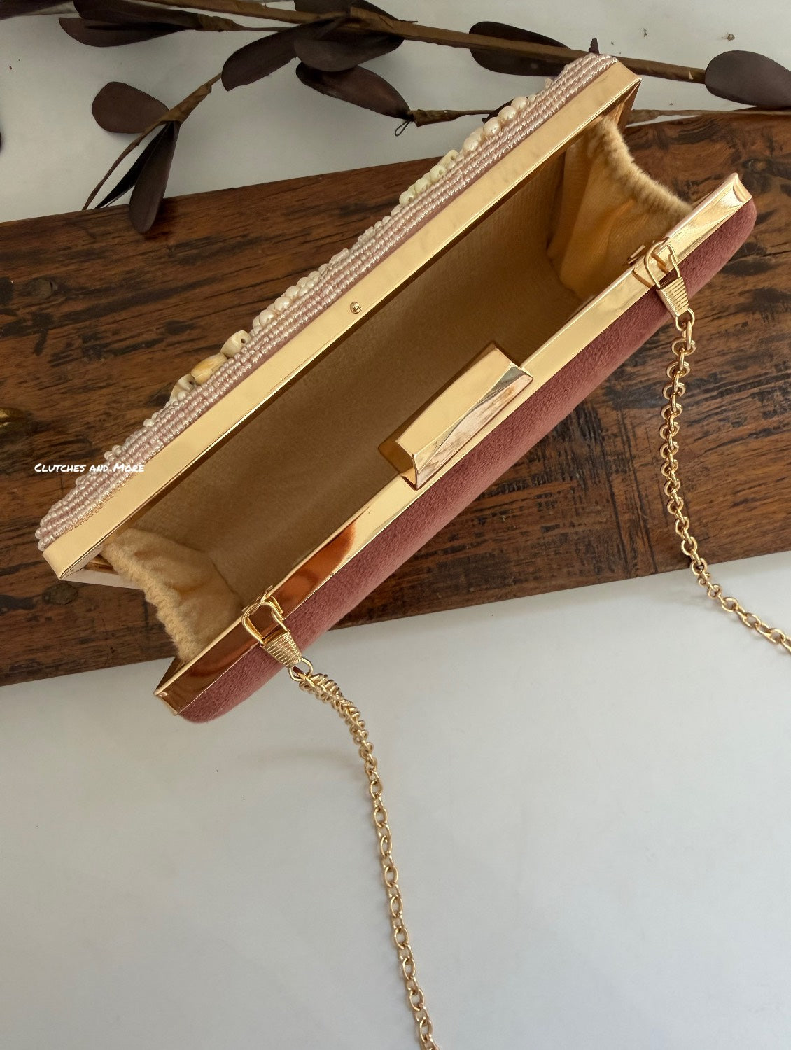 Elara Pearl and Shell Clutch Pink