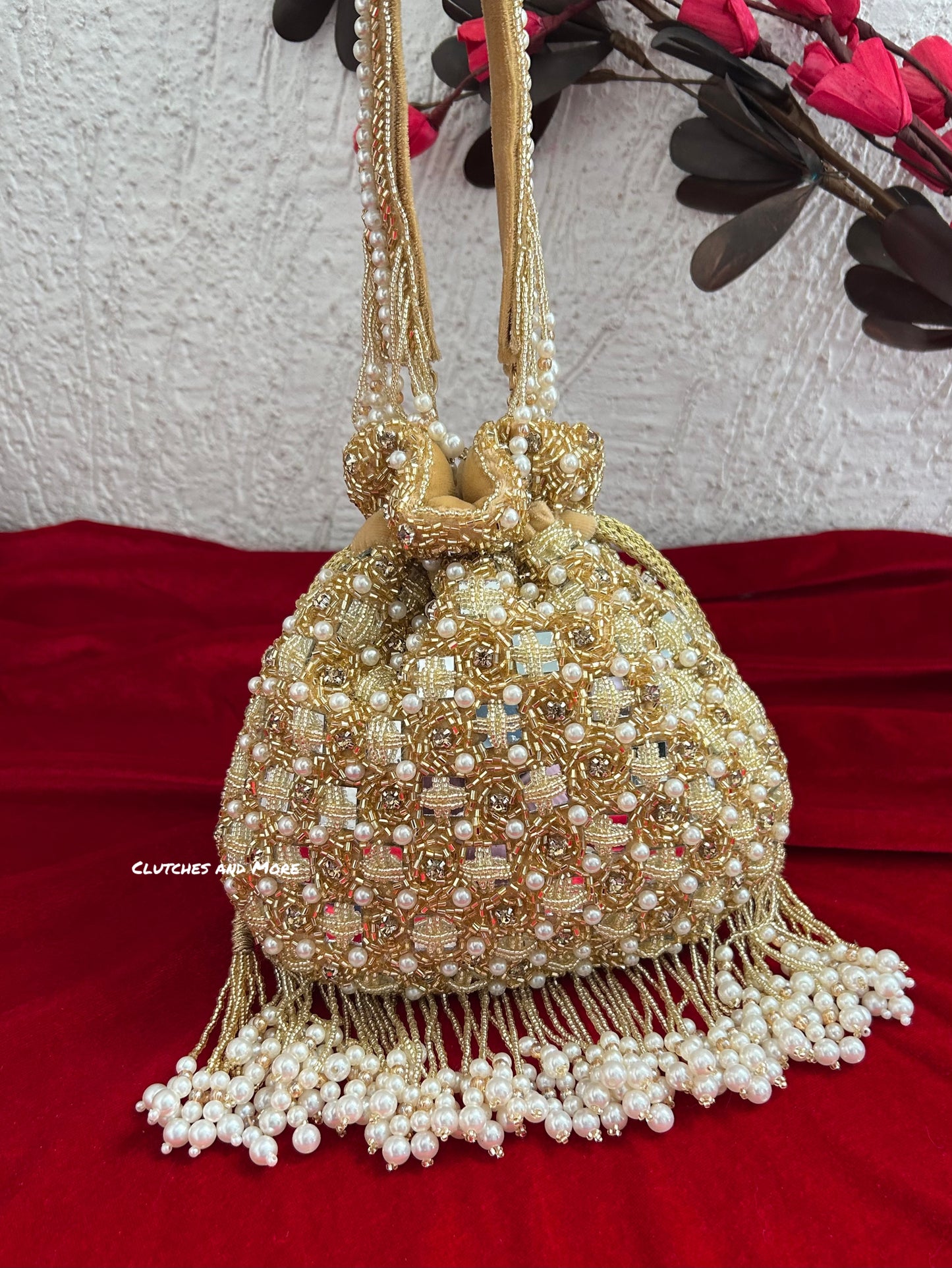 Nayra Gold Pearl Potli