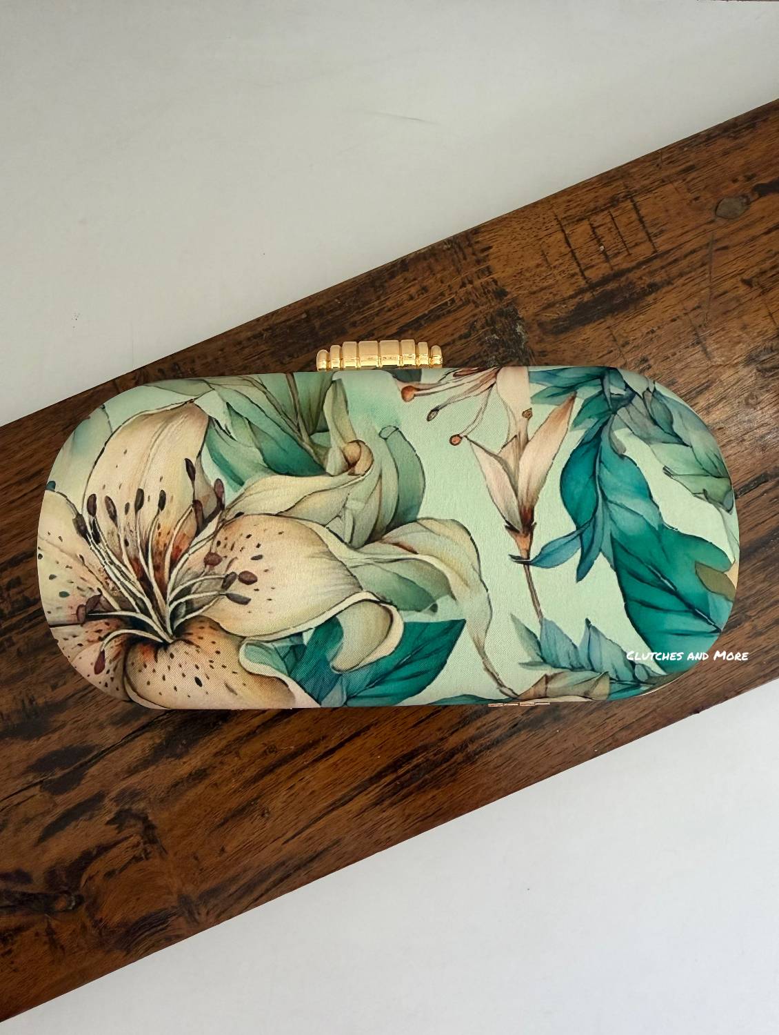 Poppy Floral Capsule Cluth Green Multicolored