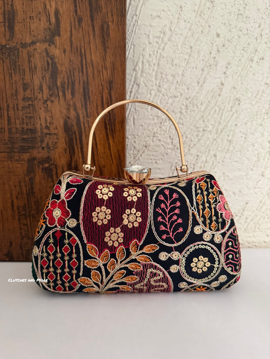 Lakhnawi Chikankari Box Clutch Black