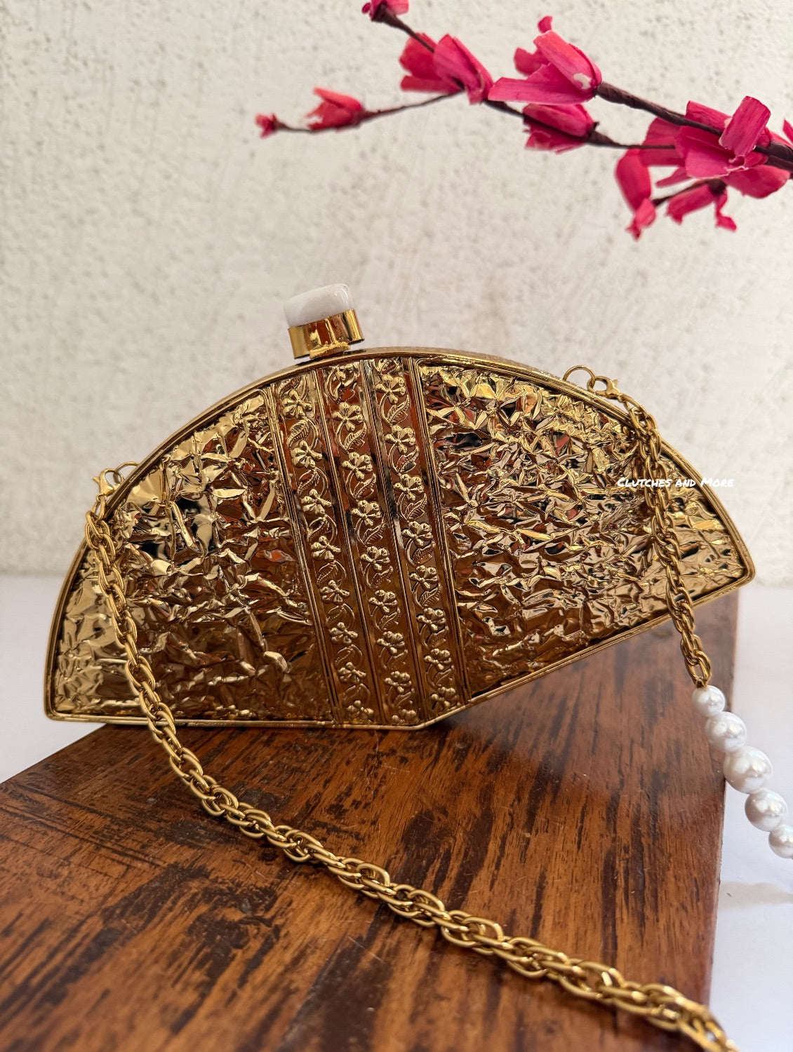Cleaopatra Mother Of Pearl  Clutch