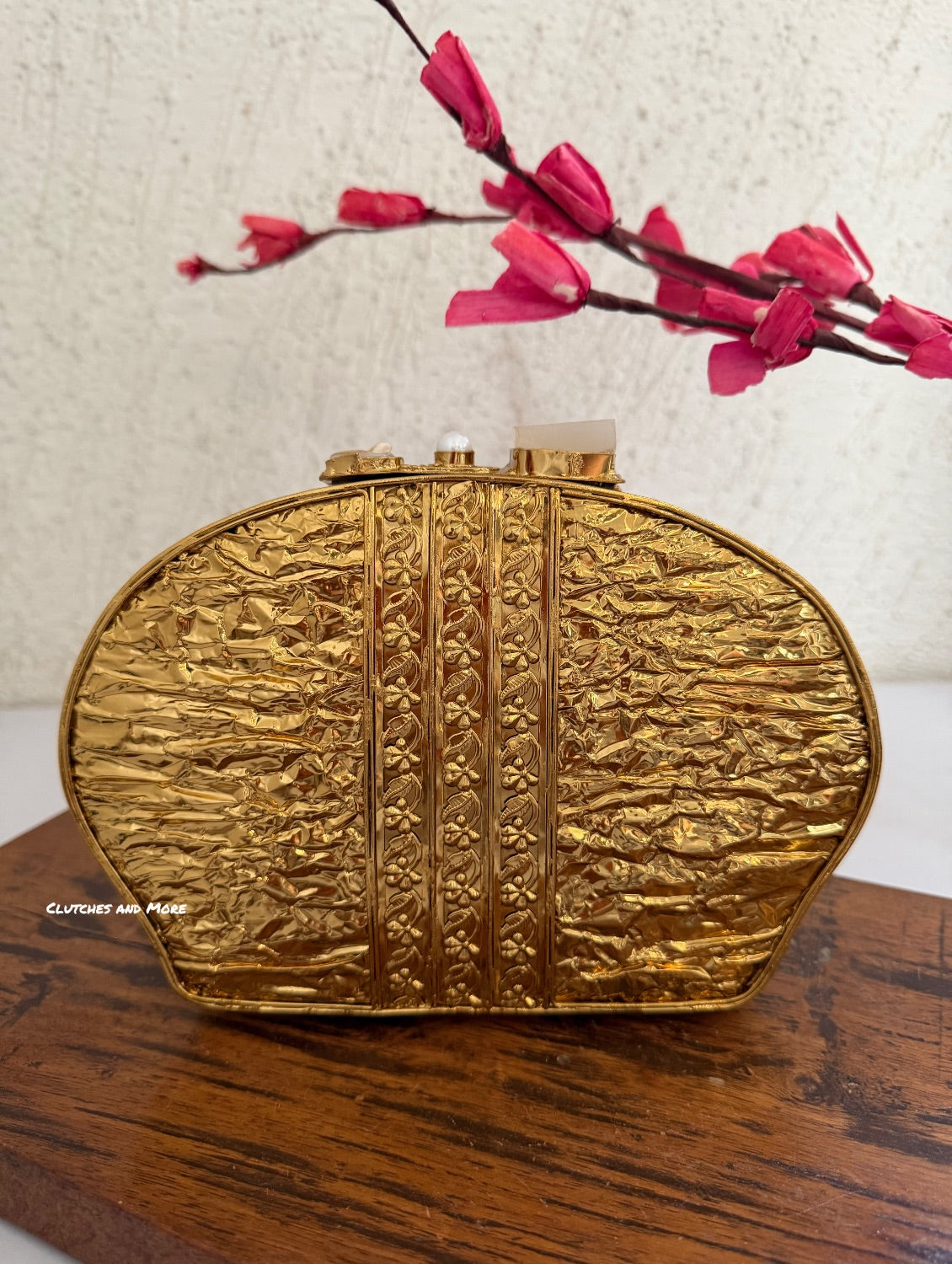 Victoria Mother of Pearl Clutch