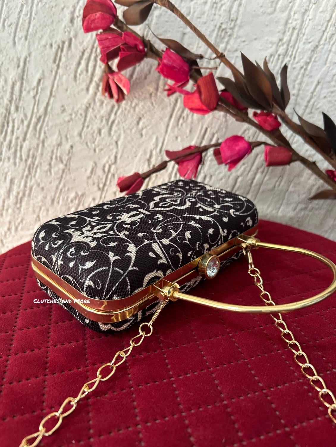 Naina Black White Clutch