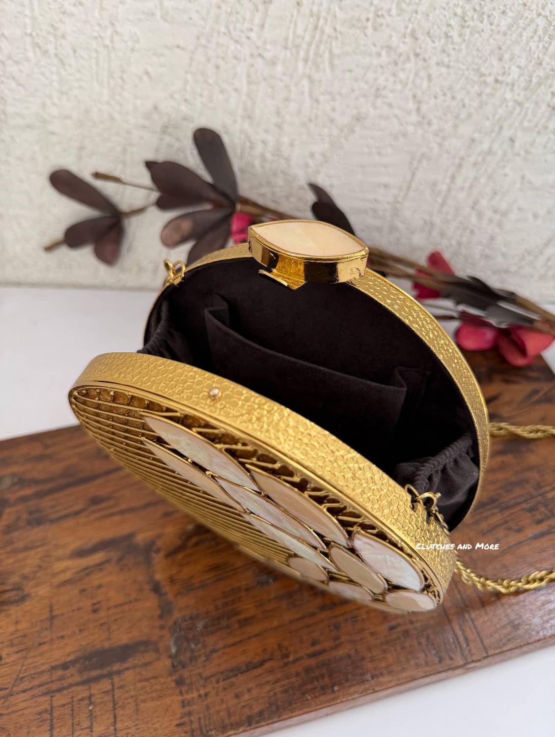 Mother of pearl Luxury Clutch Gold